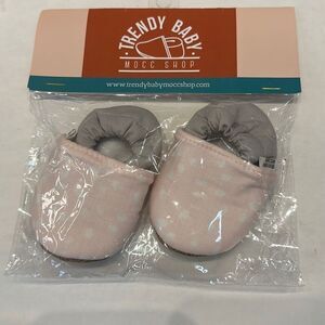 NEW Trendy Baby Mocc Shop Scooter Bootie Baby Shoes Slippers Crib Moccasins Pink